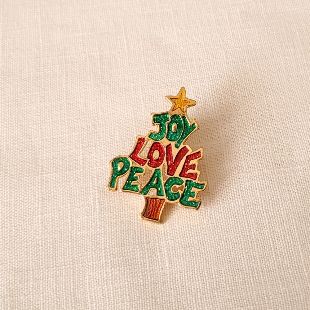 CAMCO Xmas Tree Joy Love Peace Holiday Pin Button